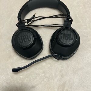 JBL Black Over-Ear Headphones with Boom Mic